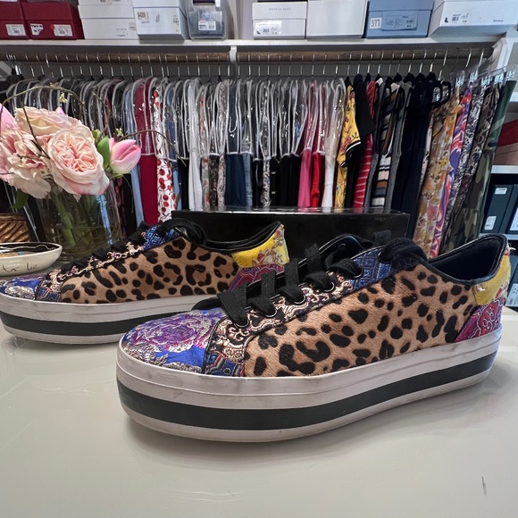 Alice + Olivia Women’s Ezra Leopard Sneakers - Picture 6 of 7